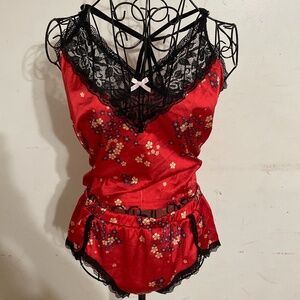 NWOT Red & black lace top and panties with yellow daisies